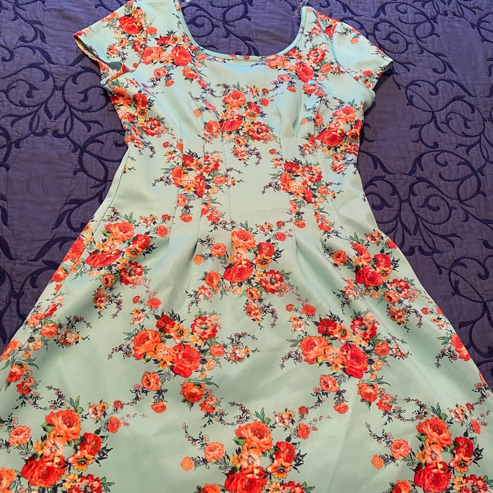 Short Dress with Flowers